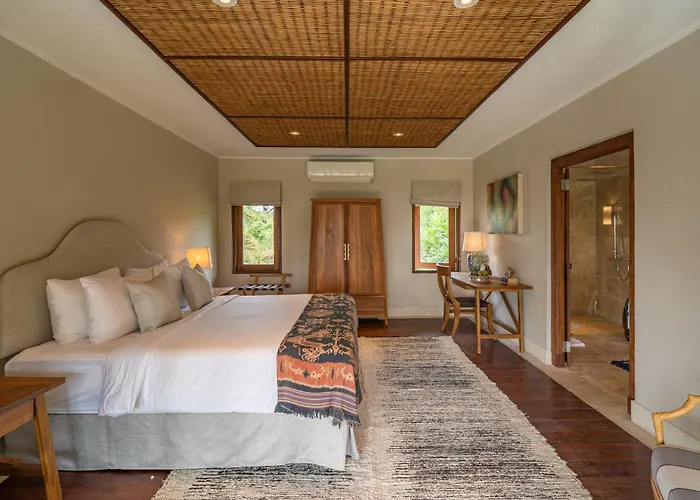 Asmara Cemagi - Fully Staffed Peaceful Beachside Villa