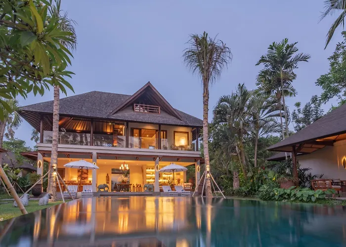 Asmara Cemagi - Fully Staffed Peaceful Beachside Villa Tanah Lot (Bali)