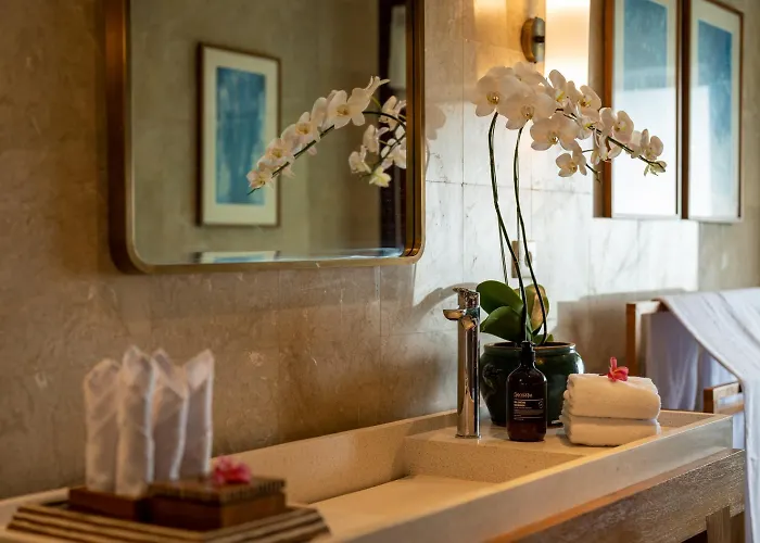 Asmara Cemagi - Fully Staffed Peaceful Beachside Villa