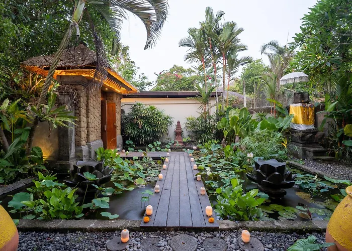 Asmara Cemagi - Fully Staffed Peaceful Beachside Villa *