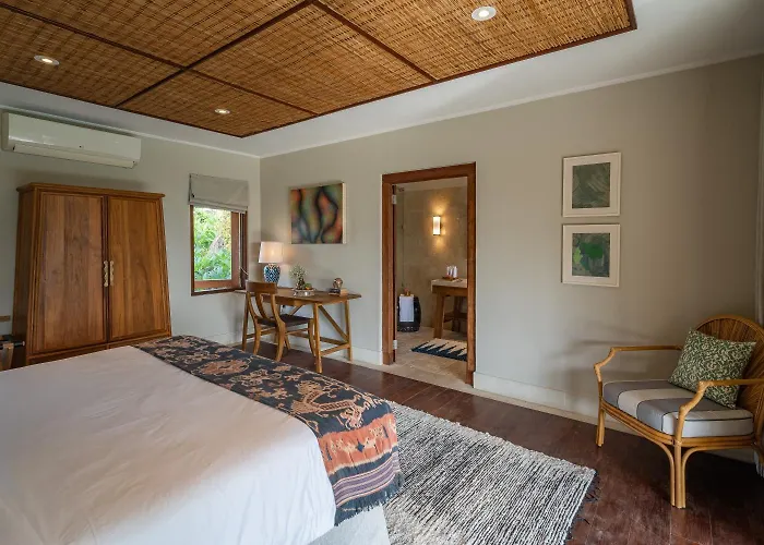 Asmara Cemagi - Fully Staffed Peaceful Beachside Villa Tanah Lot (Bali)