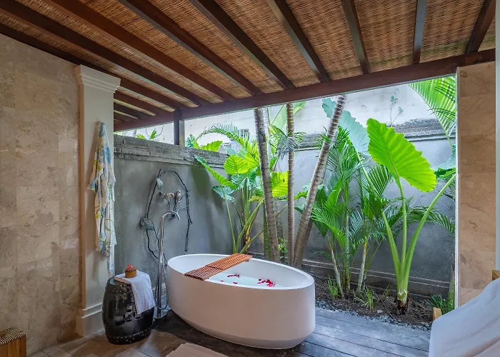 Asmara Cemagi - Fully Staffed Peaceful Beachside Tanah Lot