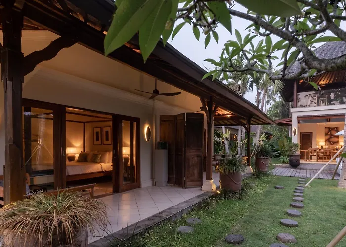 Asmara Cemagi - Fully Staffed Peaceful Beachside Villa Tanah Lot (Bali)