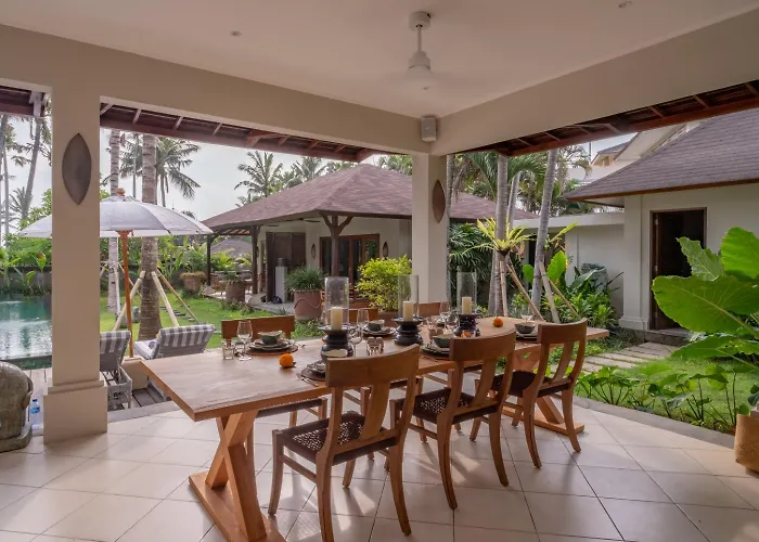 Villa Asmara Cemagi - Fully Staffed Peaceful Beachside