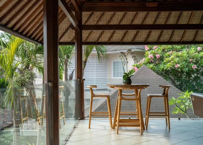 Asmara Cemagi - Fully Staffed Peaceful Beachside Villa